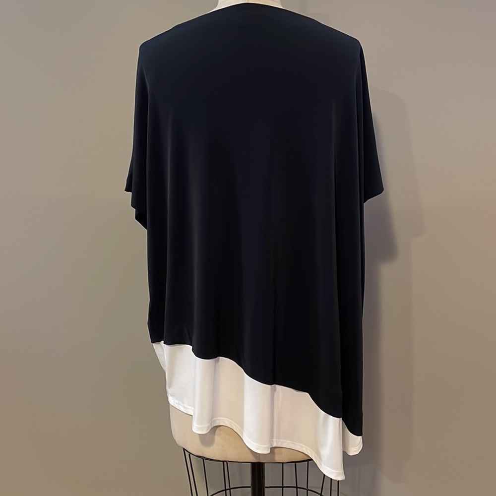 Chico’s asymmetrical black and white short sleeve blouse - Picture 4 of 6